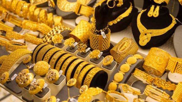 أسعار الذهب مستقرة مع بداية التعاملات المسائية اليوم الأحد