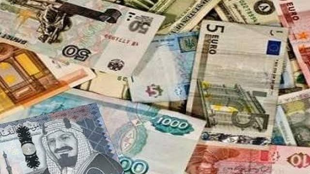 أسعار العملات العربية بعد إغلاق مضيق هرمز مساء اليوم