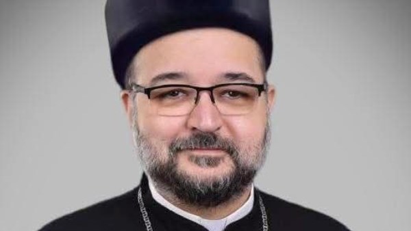 أسقف بولس ساتي يقدم التعازي لرئيس الوزراء في وفاة والده