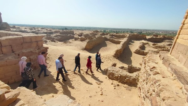 أمين الآثار يتفقد مواقع ترميم في 3 محافظات