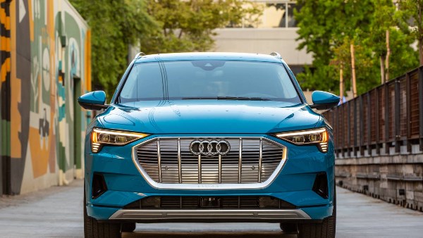 أودي تستدعي 19 ألف سيارة بسبب عطل خطير