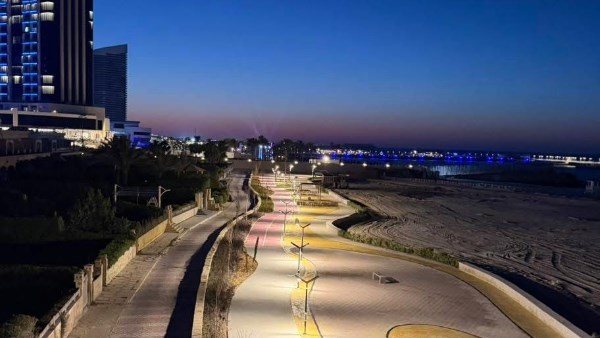 أول ممشى ساحلي يربط بين مارينا 5 و7