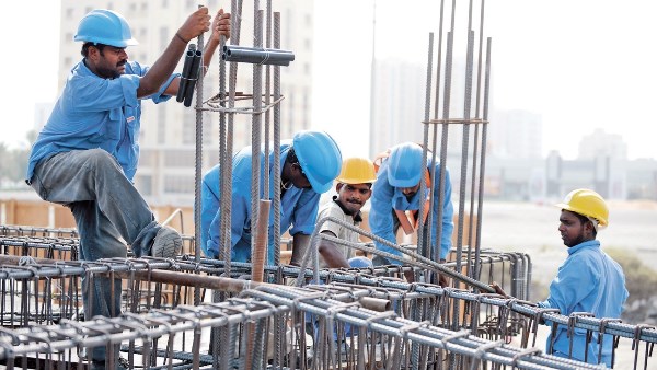 إجازة عيد العمال 2026 بأجر كامل لفئات محددة ومضاعف لآخرين