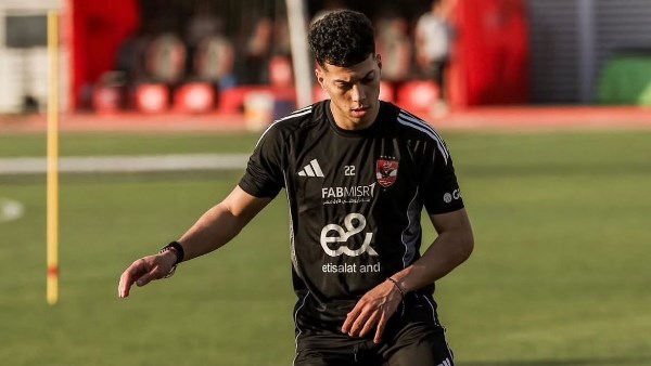 إمام عاشور يتألق في تدريبات الأهلي