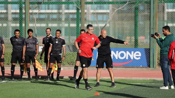 اتحاد الكرة يرد على استفسار أوسكار بشأن تجديد عقده لرئاسة لجنة الحكام