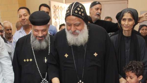 احتفال الأنبا ميخائيل بعيد القيامة مع شعبه في مائدة محبة