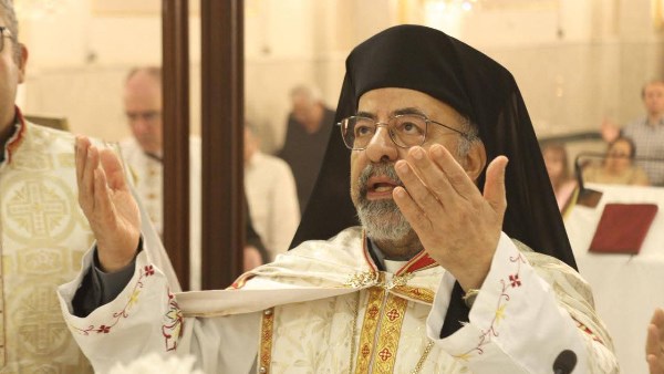 الأنبا إبراهيم إسحق يقيم قداسًا بكنيسة قلب يسوع في مصر الجديدة