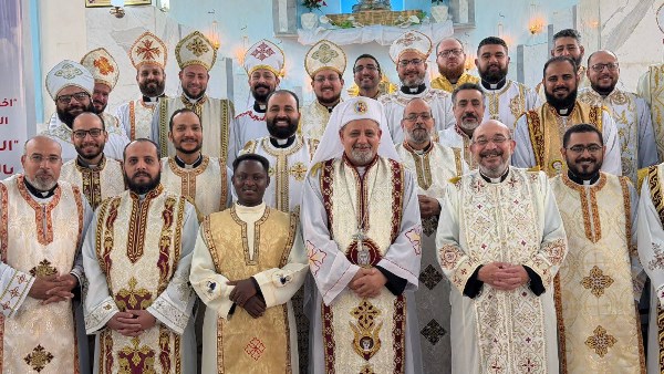 الأنبا بشارة يترأس اليوم الثاني من مؤتمر الكهنة الجدد