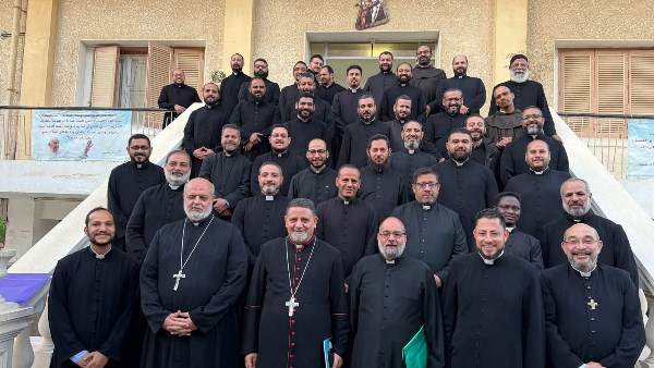 الأنبا بشارة يطلق المؤتمر السنوي الثاني للكهنة الجدد
