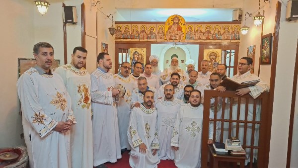 الأنبا ميخائيل يقود قداس مرتلي إيبارشية حلوان والمعصرة