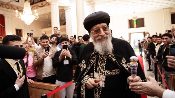 البابا تواضروس يزور كنيسة مارمرقس في إسطنبول ويلتقي بأبنائها