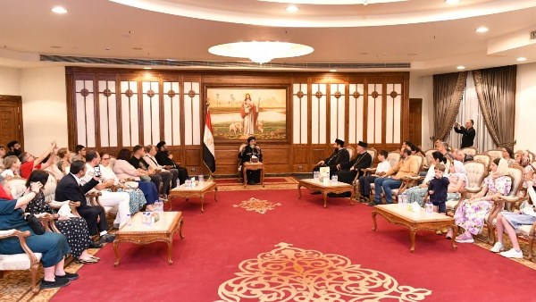 البابا تواضروس يستقبل وفدًا من الكنيسة الرومانية