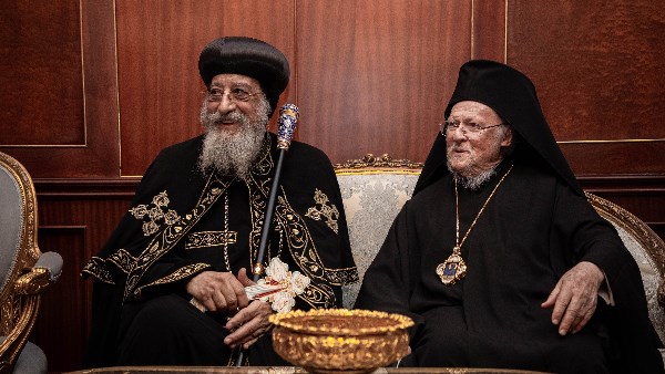 البابا تواضروس يلتقي البطريرك المسكوني في القسطنطينية