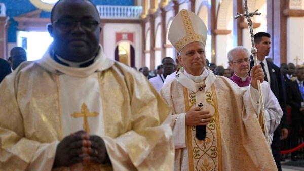 البابا لاون في مونغومو: الإفخارستيا رمز الحياة ودعوة للعدالة في غينيا الاستوائية