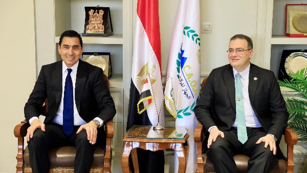 «التنظيم والإدارة» يناقش مع وزير الشباب تعزيز التعاون والتطوير