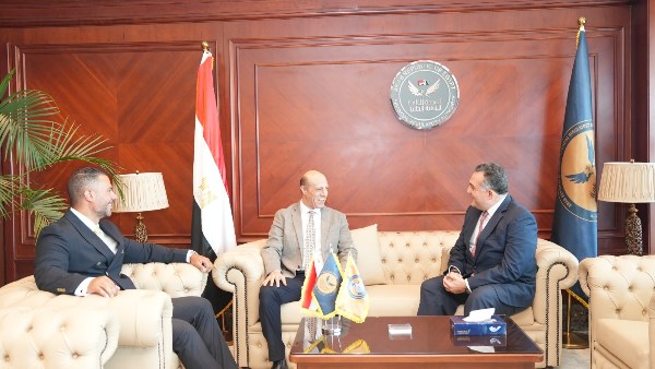 الرقابة المالية والبورصة تناقشان تحديث قواعد سوق المال لجذب شركات جديدة