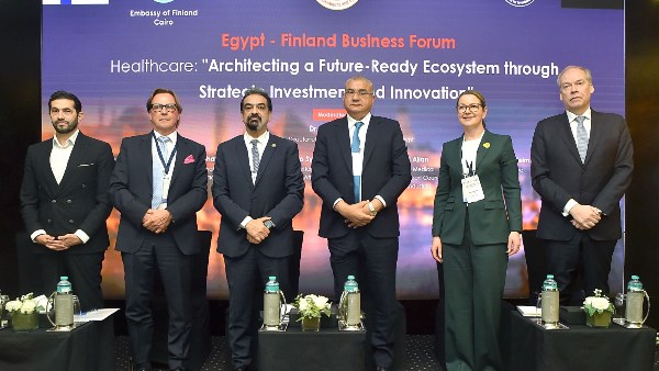 الصحة تدعو لبناء تكنولوجيا وطنية بدلاً من الاستيراد