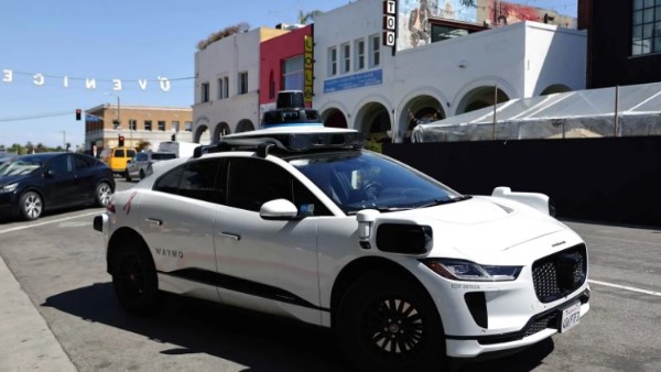 الصين توقف تراخيص روبوتاكسي جديدة بسبب فوضى بايدو التشغيلية