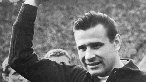 العنكبوت الأسود حارس كرة القدم الذي نال الكرة الذهبية