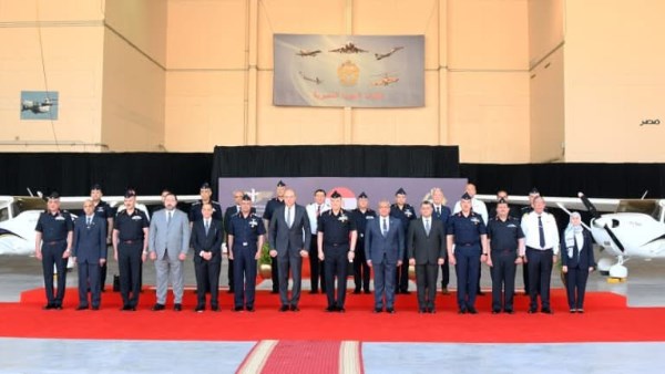 القوات الجوية تسلم طائرتين للأكاديمية المصرية لعلوم الطيران بعد تطويرهما
