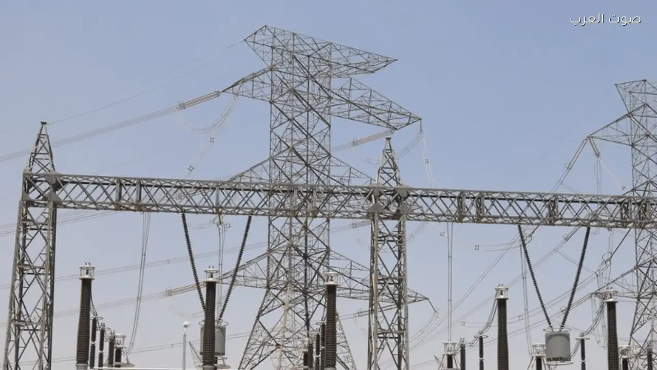 المصرية لنقل الكهرباء تجدد إجازات العاملين بالخارج