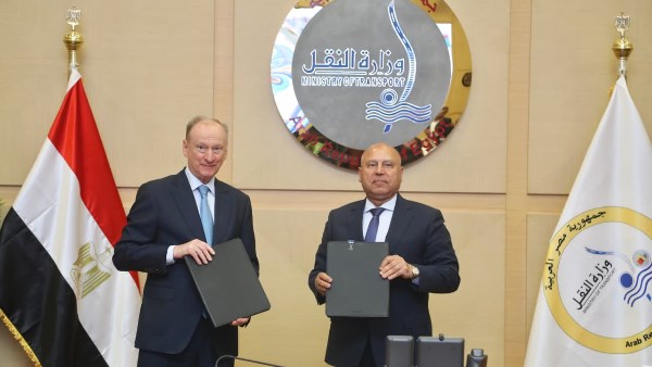 النقل تبحث إنشاء ممر لوجيستي يربط البحرين الأحمر والمتوسط بروسيا