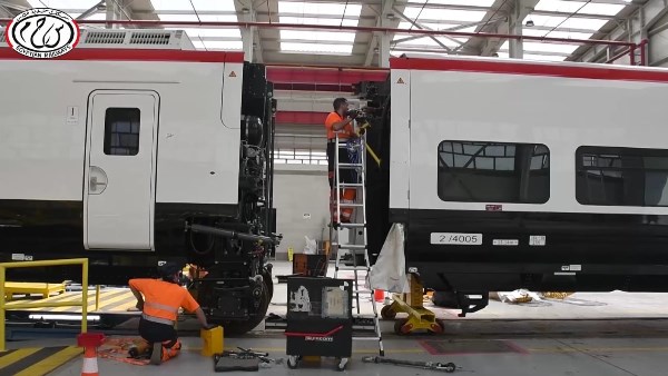 النقل تطلق فيديو يوضح صيانة وتنظيف وتعقيم القطارات