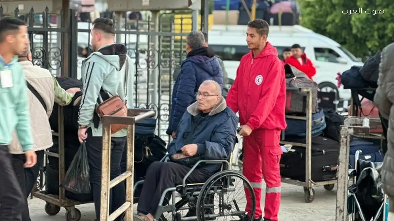 الهلال الأحمر يستقبل 40 مصابًا فلسطينيًا جديدًا