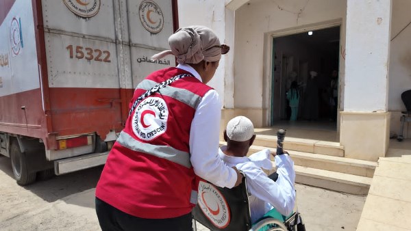 الهلال الأحمر يطلق قافلة طبية شاملة إلى حميثرة بالبحر الأحمر