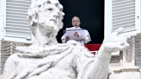 بابا الفاتيكان يحذر من تهديد الحروب واستنزاف الموارد للسلام ومستقبل الشعوب