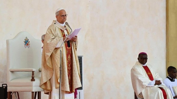 بابا الفاتيكان ينهي زيارته لغينيا الاستوائية برسالة أمل