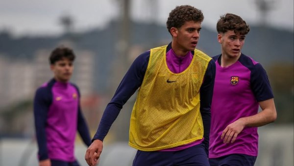 برشلونة أتلتيك يحقق الفوز على كورنيلا بثنائية ويعزز الصدارة