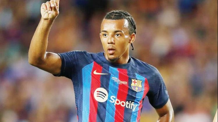 برشلونة يواجه أوساسونا بدون كوندي وقلق من الغيابات