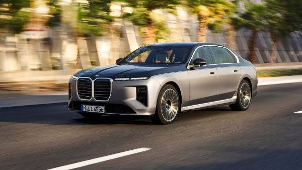 بي إم دبليو تكشف عن الفئة السابعة 2027 الجديدة
