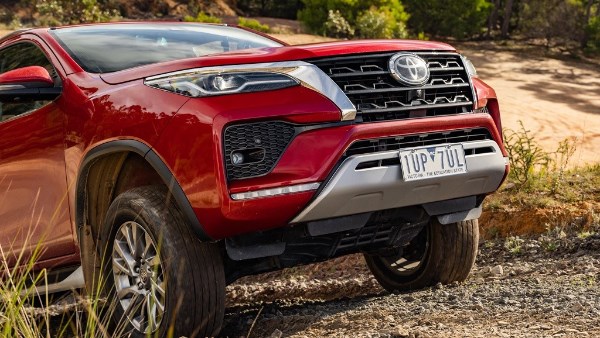 تأثير حرب إيران على صناعة السيارات في اليابان