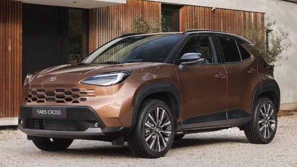 تحديثات تصميم وتكنولوجيا تويوتا ياريس كروس 2026