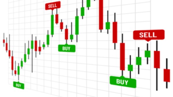 تغيرات في إنفاق المصريين من رمضان إلى العيد وزيادة في السفر والتجزئة