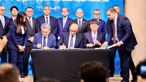 تفاصيل مذكرة تنفيذ منهج الثقافة المالية بعد توقيعها اليوم