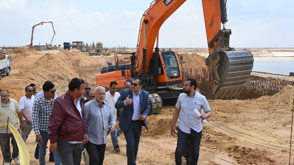 تفقد تنفيذ محطة الصرف الصناعي الجديدة بالعاشر من رمضان