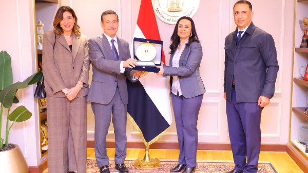 توزيع أجهزة تعويضية لطلاب الجامعات ذوي الإعاقة بالتضامن وبنك التعمير والإسكان