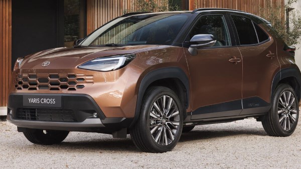 تويوتا ياريس كروس 2026 تظهر بتصميم جديد