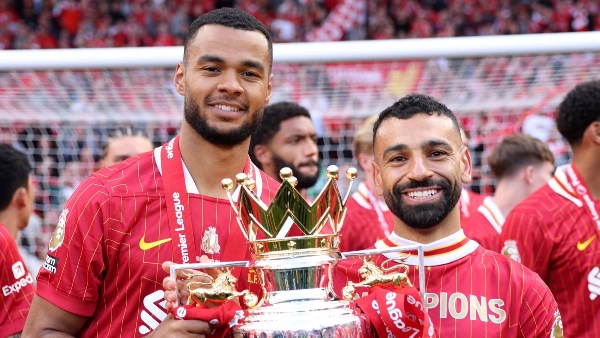 جاكبو يشيد بصلاح: دعمني وسيسجل اسمه كأسطورة في ليفربول