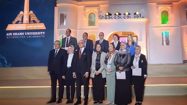 جامعة عين شمس تكرم إيناس محمود لدورها في تحسين تصنيفها الدولي