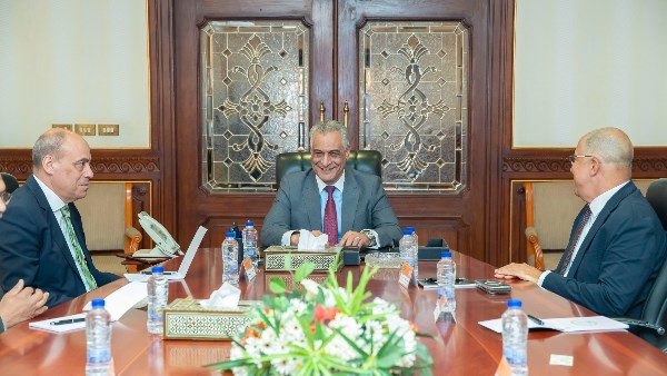 جمبلاط يؤكد تنفيذ التوجيهات الرئاسية لدعم الصناعة والتعاون مع القطاع الخاص