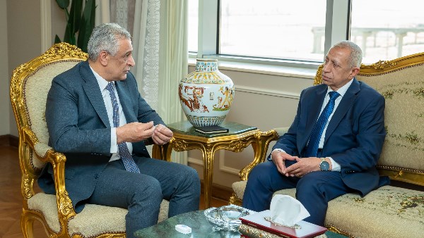 دمج الذكاء الاصطناعي في مصانع الإنتاج الحربي لتعزيز التصنيع المحلي