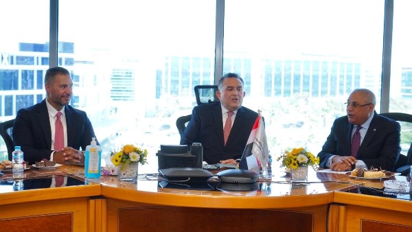 رئيس البورصة المصرية يترأس لجنة قيد 6 شركات جديدة