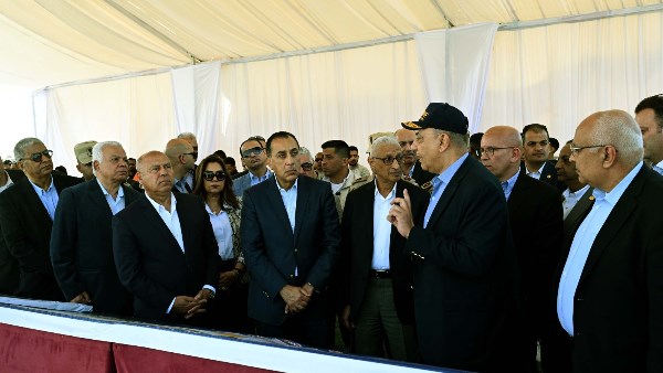 رئيس الوزراء: توجيهات رئاسية لتحسين كفاءة الطيران المدني بالعريش