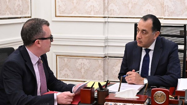 رئيس الوزراء ووزير التخطيط يناقشان نتائج اجتماعات صندوق النقد الدولي