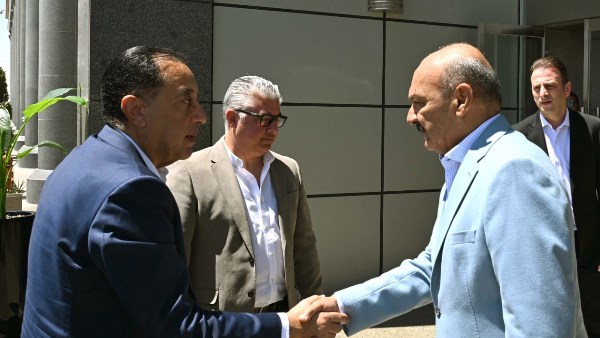 رئيس الوزراء يؤكد تكثيف جهود الدولة لتشجيع الصناعات الحيوية