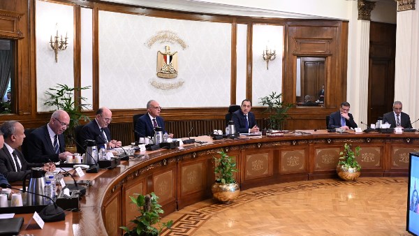 رئيس الوزراء يتابع تنفيذ خطط تنمية سيناء وتيسير الخدمات